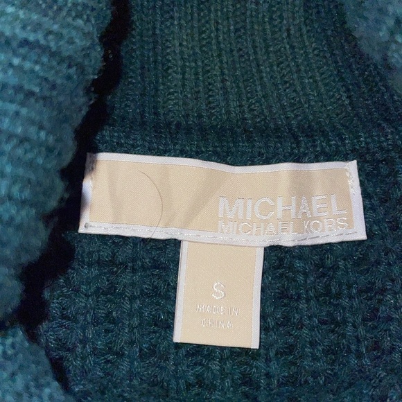 Michael Kors Cable Knit Turtleneck sweater.  Size Small.  Scoop hemline. - Picture 2 of 8